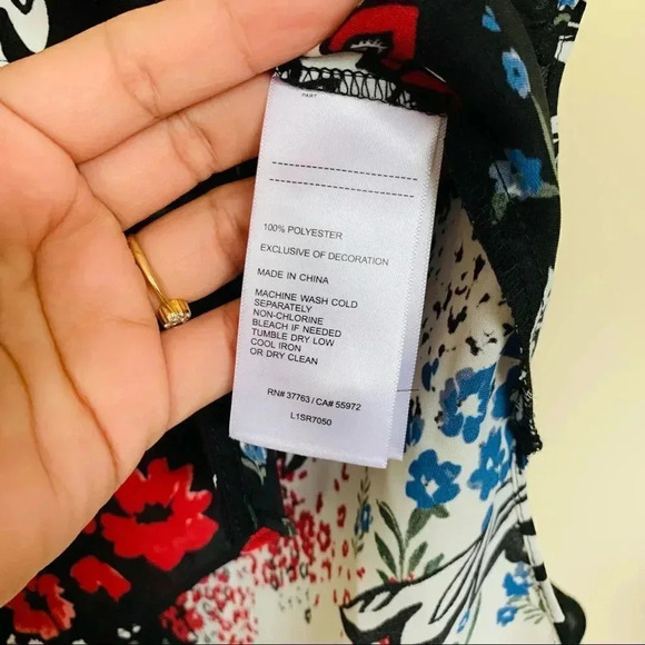 Laundry by Shelli Segal 4 Floral Ruffled Blouse - Picture 9 of 12